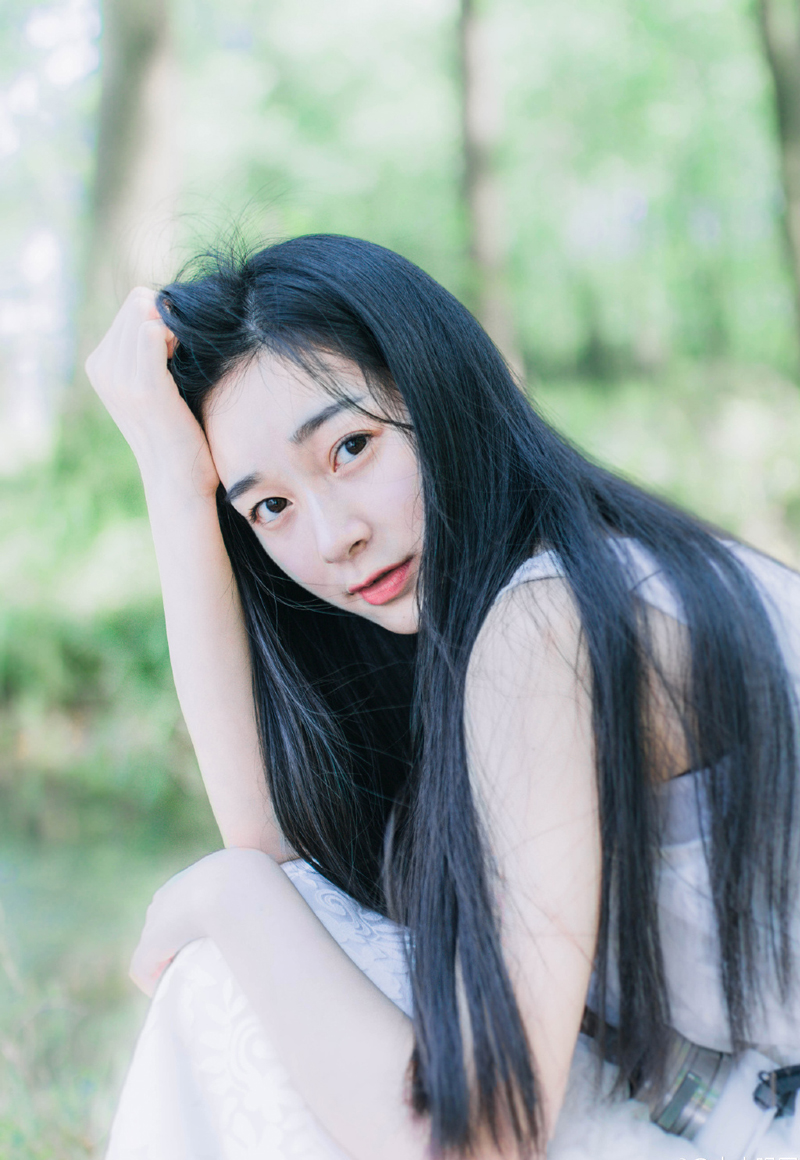 “这一带，每年都会有这么几天会是这样的天气，我镇守江夏多年，甚至能够估算出这种天气的具体日子。”陈到扭头看向伏德，有些刻板的脸上，牵扯出一抹微笑。